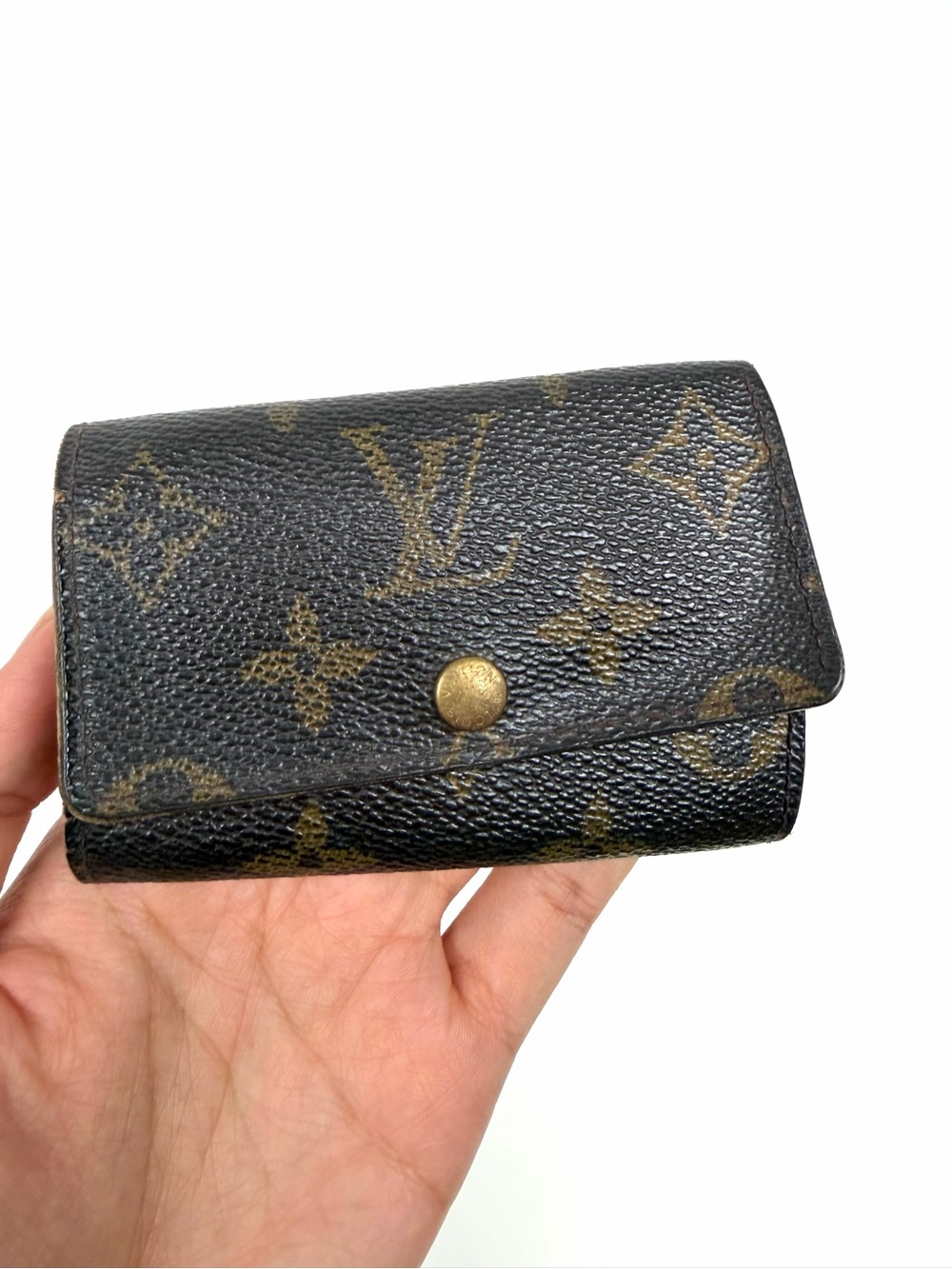 Authentic Louis Vuitton Monogram 6 Key Holder Case